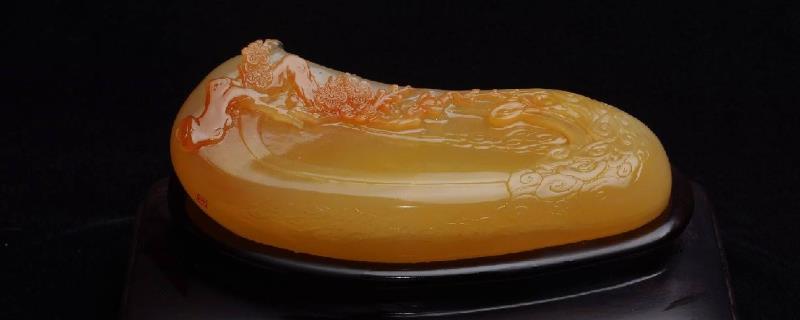 如何科学地鉴别黄龙玉并掌握选购技巧，附带详细的黄龙玉日常保养方法