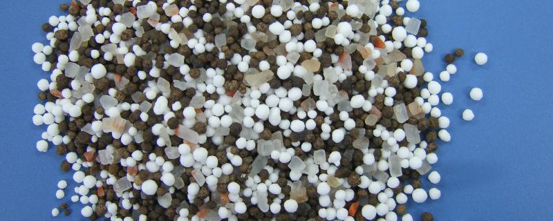 叶面肥的配方类型及其相关的功能作用，各种功能性叶面肥具体包括什么内容