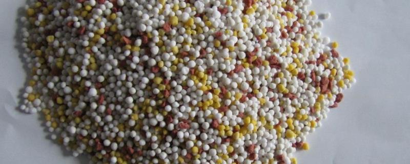 如何挑选最适宜的复混肥及其五个参考标准，请务必注意根据平衡作物营养的原则进行选择