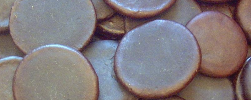 蟾酥的采集和加工技术有哪些，注意不要让它接触到铁质器具