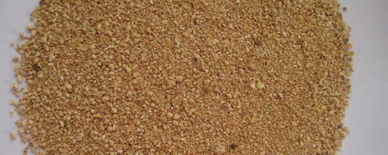 发酵豆粕有哪些具体的作用功效，不仅能抗拉稀促生长还能增加采食量且优于膨化豆粕并可代替鱼粉