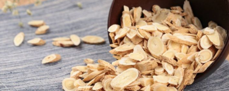 哪些地区比较适合大面积种植茯苓，顺便了解其具体的种植方法和最佳种植时间