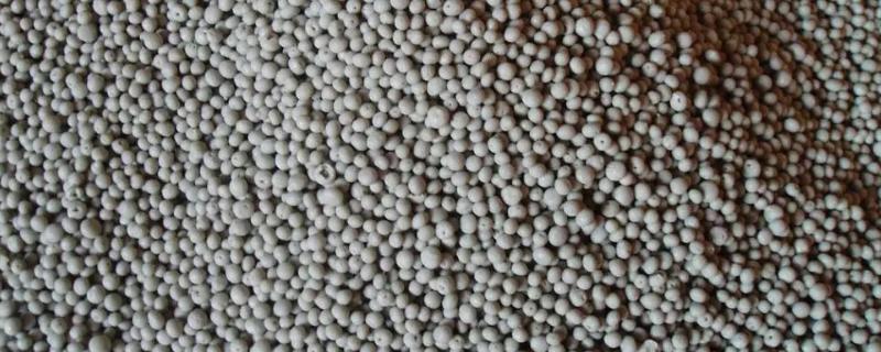 高塔造粒复合肥的特点是什么，这种肥料有哪些具体优势和性能表现