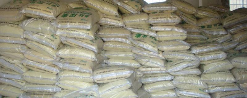 贮运化肥有哪些注意事项，需尽量避免露天堆放或者受热变质