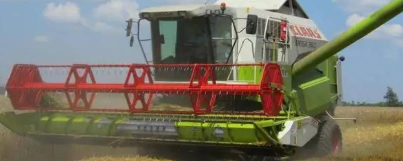 小麦联合收割机排草夹带损失过高该如何处理，通过提高割茬高度来减少整体喂入量