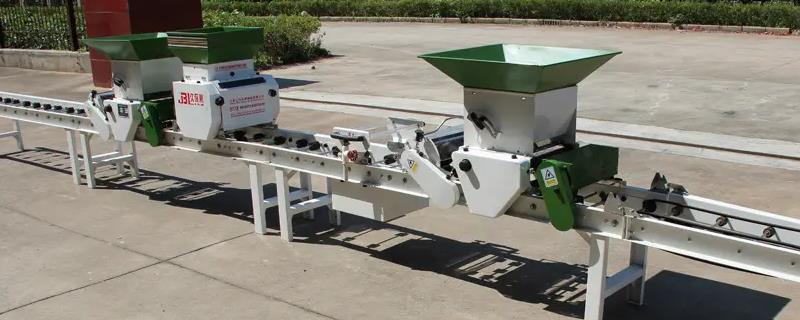 究竟应该如何操作育秧播种机，播种期间需将电源开关切换至开启状态