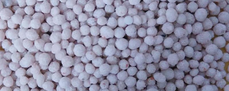 复合肥和掺混肥的主要区别，复合肥是由化学或混合方式制成、而掺混肥则仅通过机械混合制成