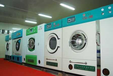 大学旁边开个什么店赚钱？