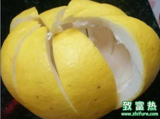 柚子皮泡水喝可以减肥吗？柚子皮的腌制方法