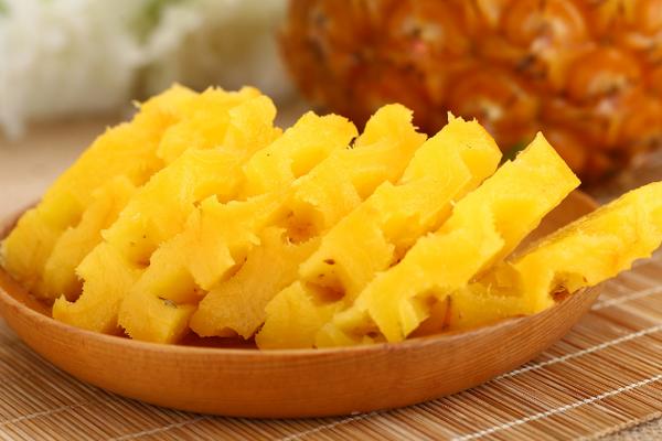菠萝咕噜肉能不能用凤梨代替