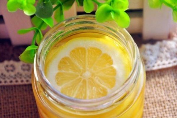 柠檬蜂蜜水什么时候喝最好