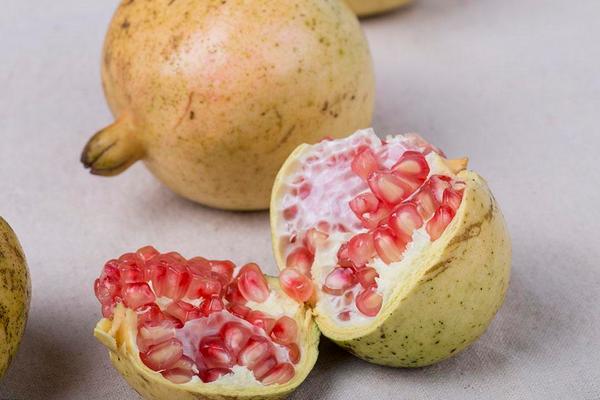 石榴榨汁怎么榨