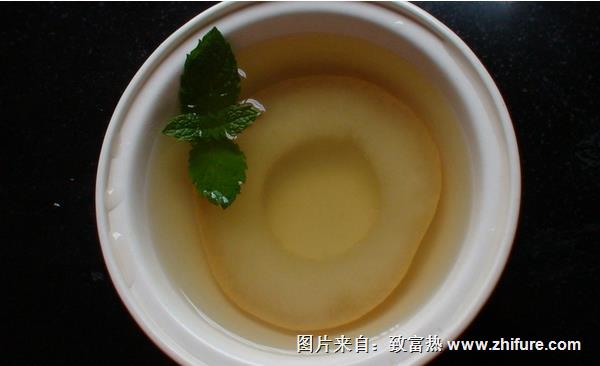 冰糖炖雪梨要炖多久