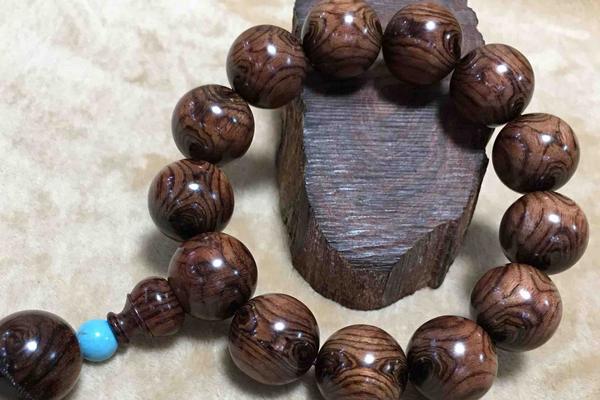 紫油梨和红油梨的区别是什么