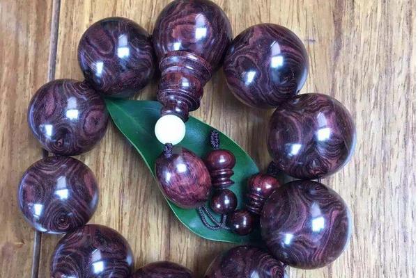 紫油梨和红油梨的区别是什么