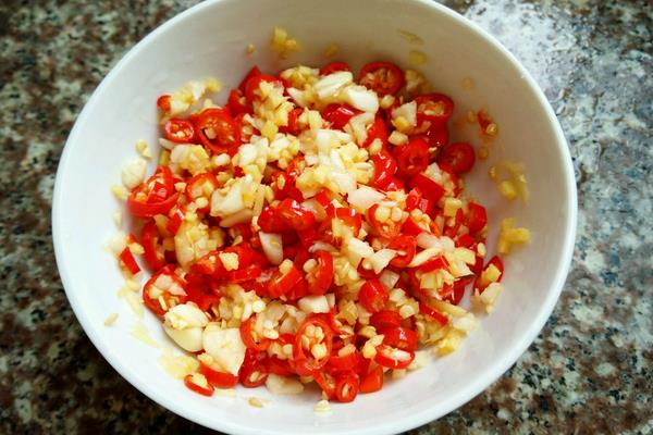 剁辣椒不放白酒可以吗