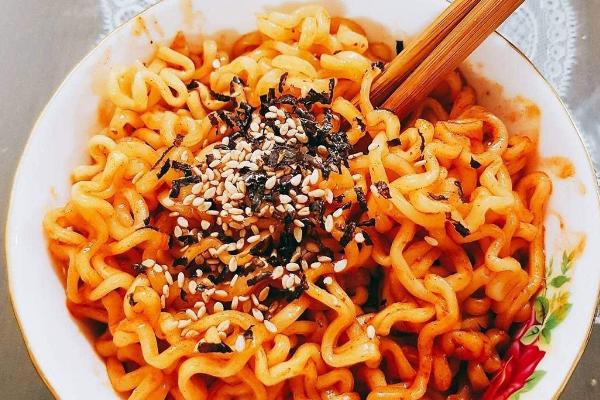 火鸡面和方便面的区别是什么?