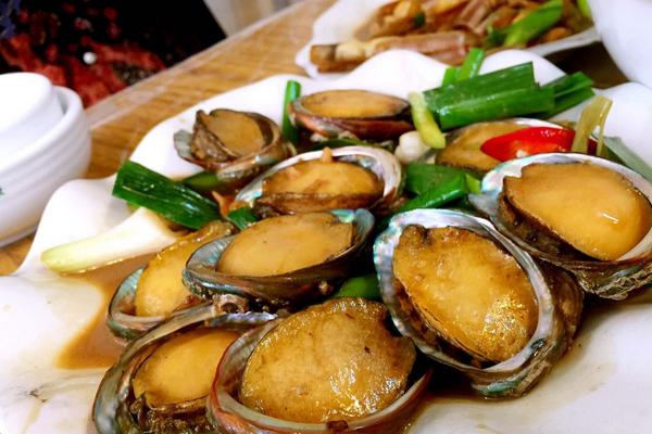 鲍鱼怎么清洗干净?