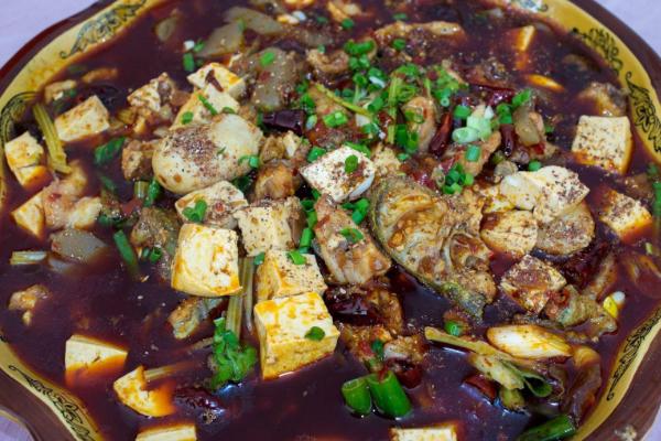 白鲢和花鲢哪个好吃一些?