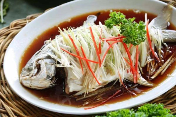 白鲢和花鲢哪个好吃一些?