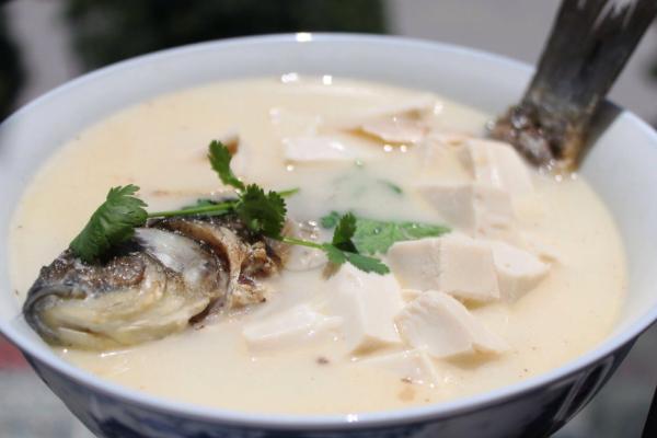 鲫鱼豆腐汤丰胸吗?