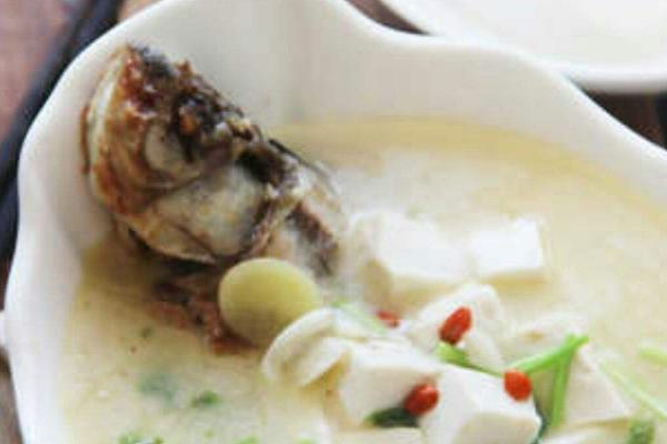 鲫鱼豆腐汤丰胸吗?