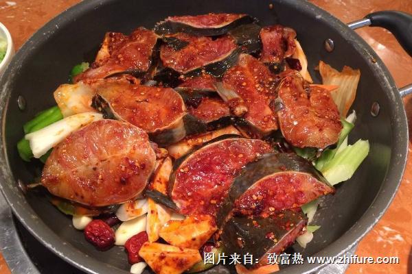 鲶鱼不能和什么一起吃?