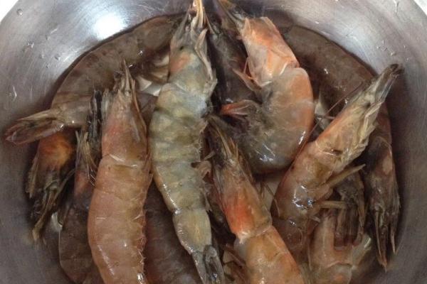 河虾怎么清洗才能洗干净?