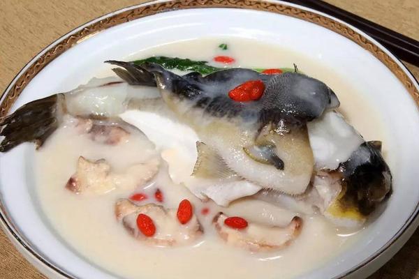 吃河豚中毒后的症状是什么?