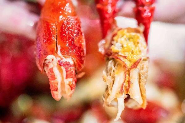 小龙虾怎么剥最方便?