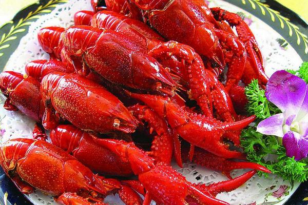 小龙虾怎么剥最方便?