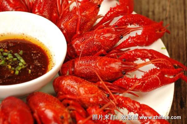 小龙虾怎么剥最方便?