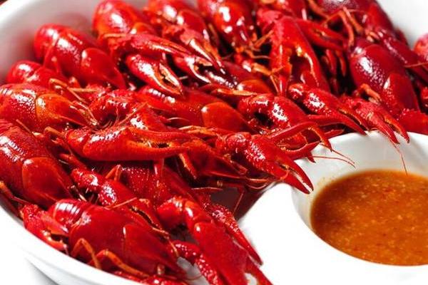 小龙虾是海鲜吗？