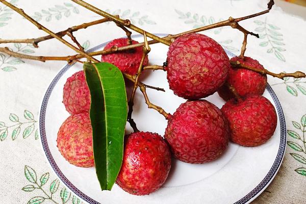 荔枝蘸酱油好吃吗