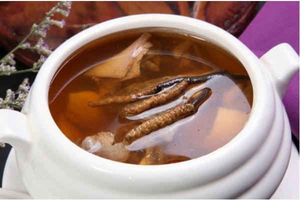 穿山甲怎么吃下奶?