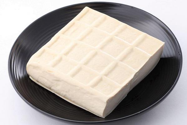 穿山甲怎么吃下奶?