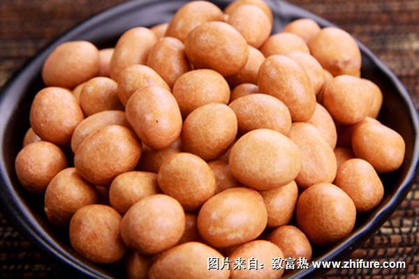 鱼皮花生是油炸的吗?