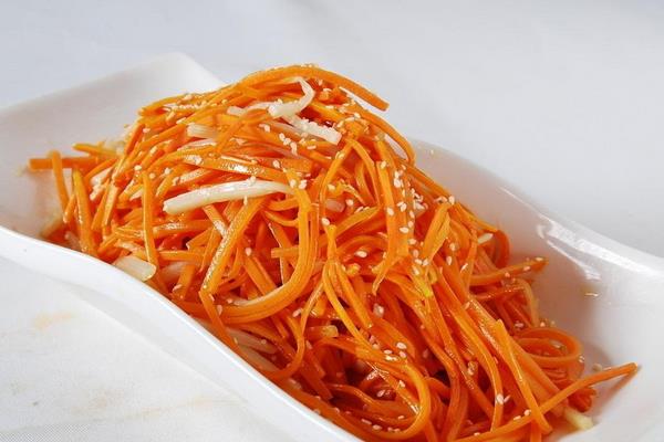 胡萝卜吃多了会怎样 吃胡萝卜要注意什么