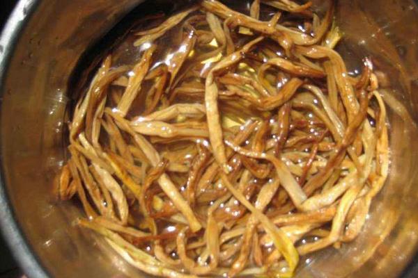 黄花菜怎么做好吃 黄花菜的家常做法大全