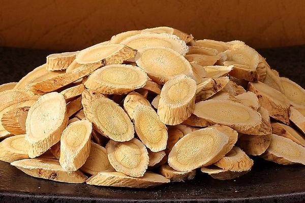 黄芩和黄芪的区别是什么 黄芩治什么病