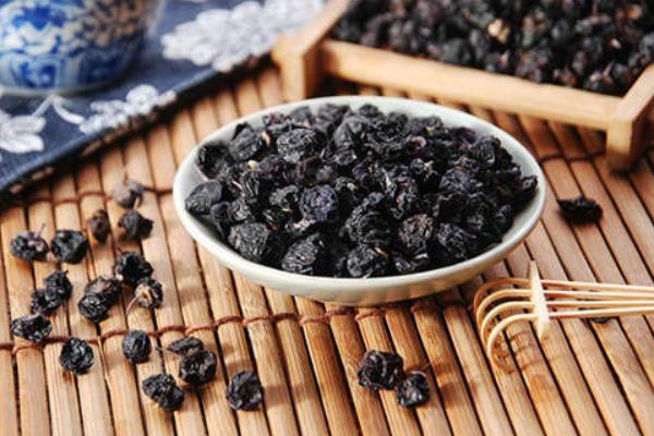 黑枸杞哪里产的最好 黑枸杞的产地在哪里