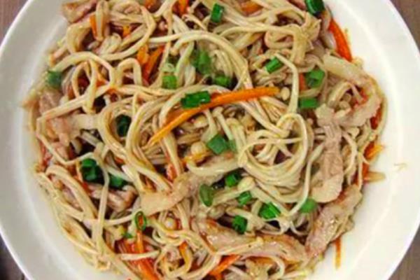 金针菇炒肉丝正宗做法 金针菇炒肉丝怎么做简单又好吃