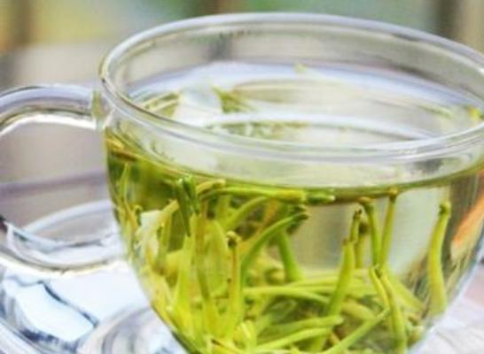 鱼腥草泡水喝的功效与作用 鱼腥草泡水喝有副作用吗