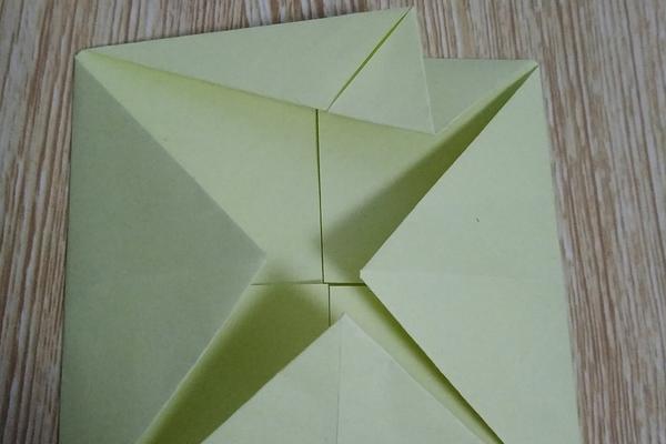 水仙花简笔画怎么画(图解步骤) 水仙花怎么折