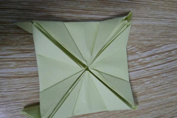 水仙花简笔画怎么画(图解步骤) 水仙花怎么折