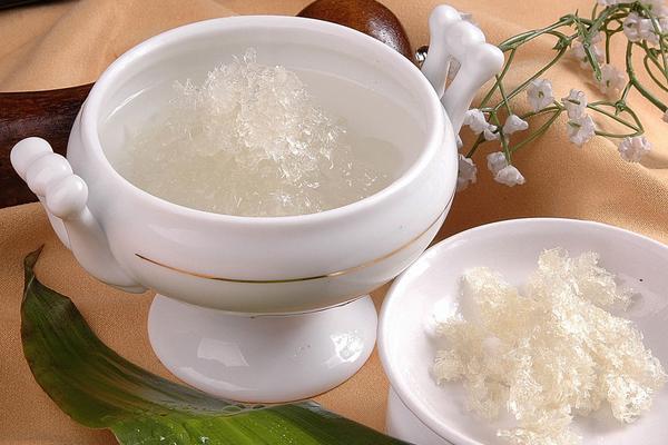 冬虫夏草和燕窝哪个好 吃燕窝的作用