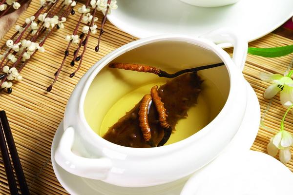 冬虫夏草和燕窝哪个好 吃燕窝的作用