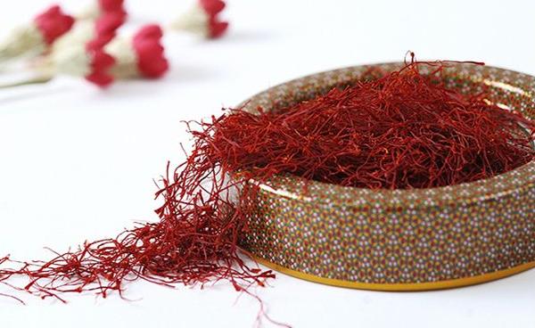 藏红花泡脚有什么好处 藏红花泡脚禁忌有哪些