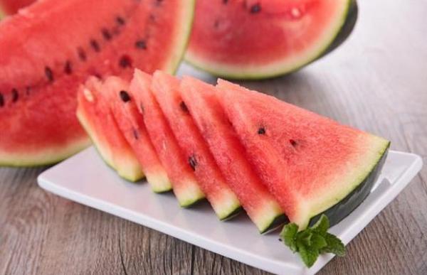 黑美人西瓜怎么挑选 黑美人西瓜怎么看好不好(红不红)