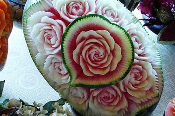 西瓜皮雕刻简单教程(图解) 西瓜皮雕刻图片大全